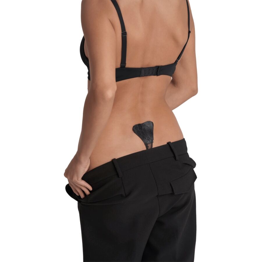 BYE-BRA - TANGA ADHESIVO ENCAJE BEIGE TALLA ÚNICA – Image 2